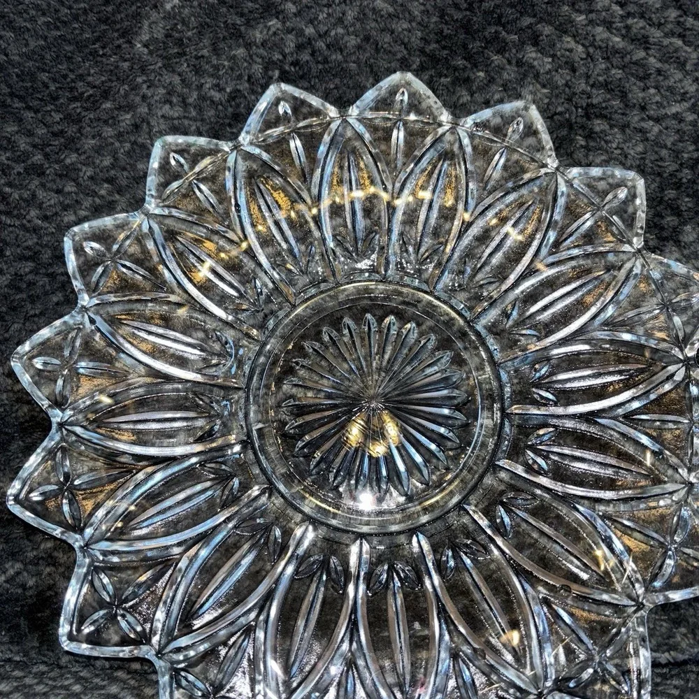 Vintage Federal Glass Flower Petal Clear Glass Sandwich Plate / Dish Large 11.5
